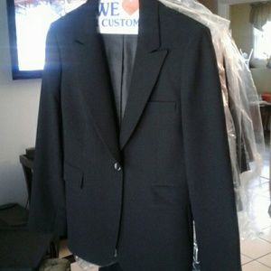 Tahari classic black pantsuit